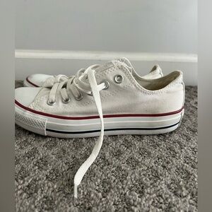Women’s converse sz 7 white